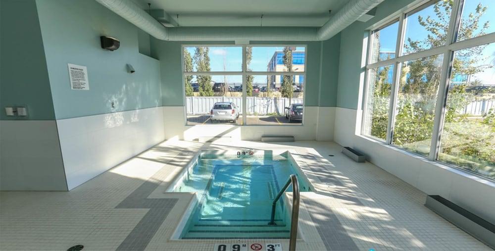 Radisson Hotel & Conference Centre Calgary Airport Exterior foto